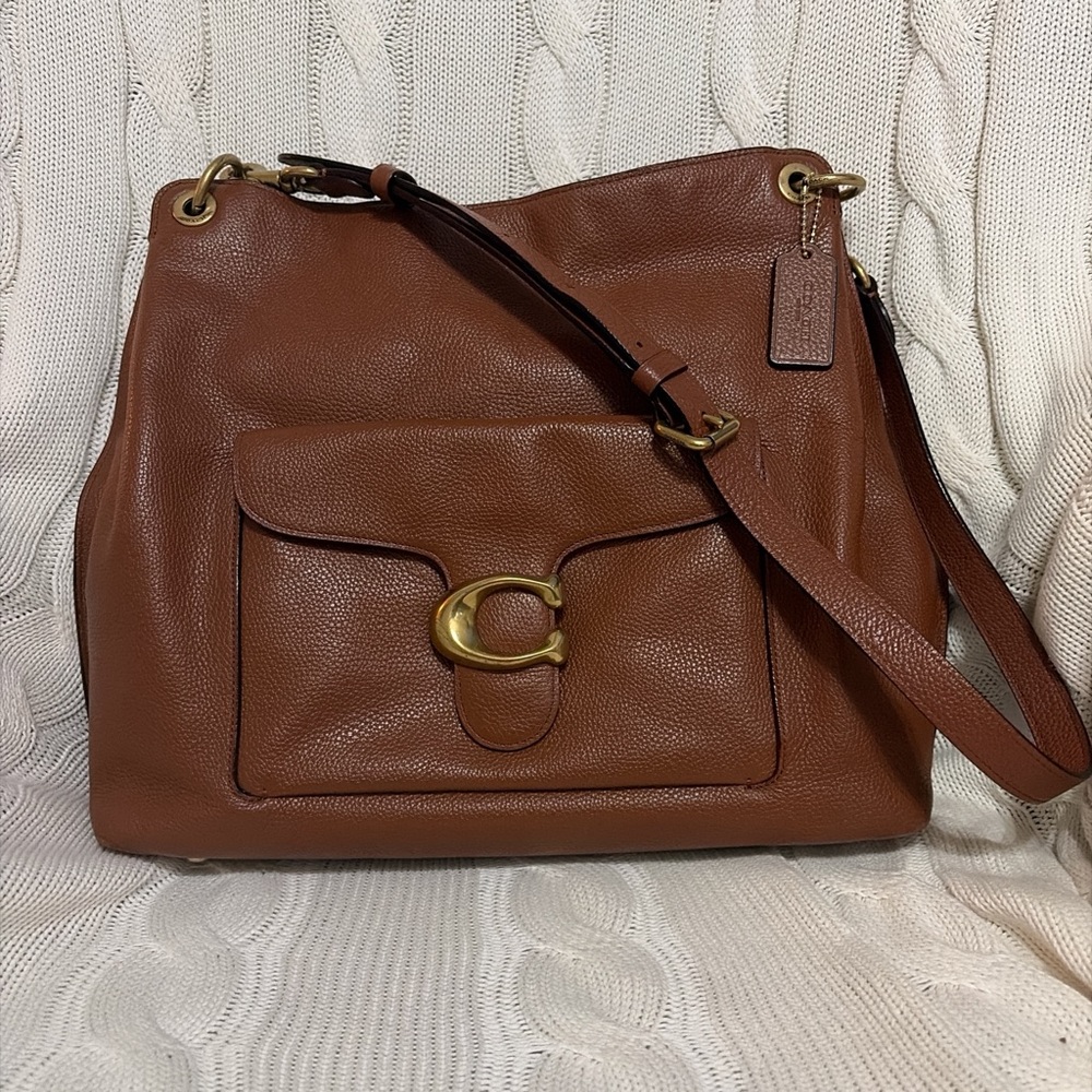 Coach Tabby Hobo Saddle Pebbled Leather Shoulder Bag with Gold Hardware.